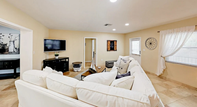 1919 Siesta Drive Home 4 Bedrooms 2 Bathrooms Home