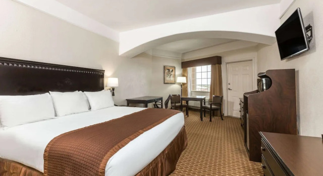 Двухместный номер Standard с балконом Baymont by Wyndham Galveston