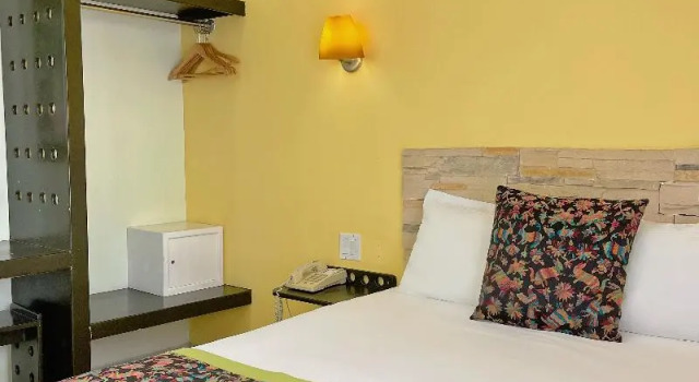 Двухместный номер Standard Seven Crown Express & Suites by Kavia