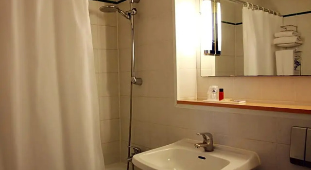 Трёхместный семейный номер Standard Sure Hotel by Best Western Châteauroux