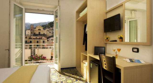Hotel Torre Di Milo, Забронировать Отель Отели Майори 3 звезды, 3*