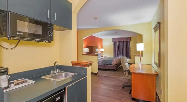 Двухместный люкс Red Roof Inn & Suites Madison, GA