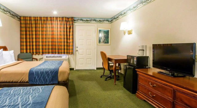 Четырёхместный номер Standard Cambria Hotel Lake Placid - Lakeside Resort
