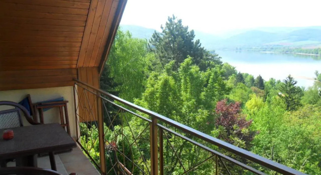 Апартаменты с балконом и с видом на реку Holiday Apartmanház