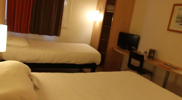 Трёхместный номер Standard ibis Dijon Sud
