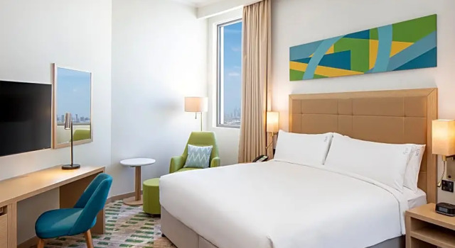 Двухместный номер Premium с видом на город Holiday Inn Hotel & Suites Dubai Science Park by IHG