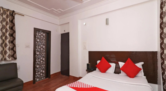 CAPITAL O 39826 Hotel Novelty Pride, Забронировать Отель Отели штата Карнатаки 3 звезды, 3*
