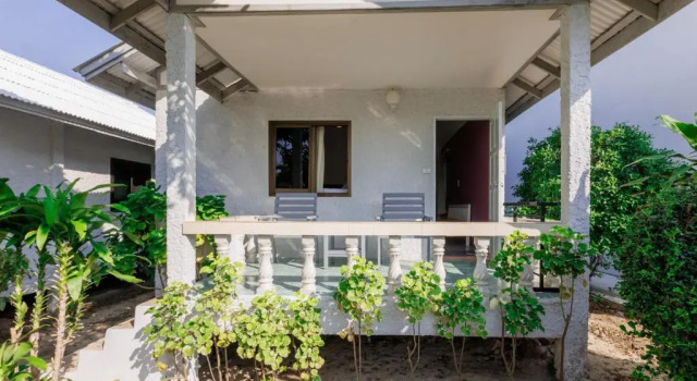 Бунгало Standard Bay Beach Resort