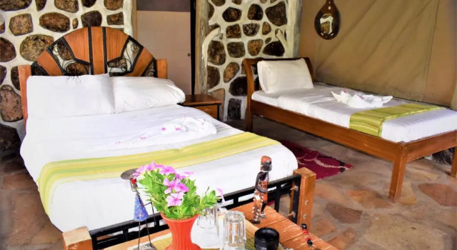 ELANGATA OLERAI LUXURY TENTED CAMP, Buchen Sie Campingplatz Narok Masai Mara