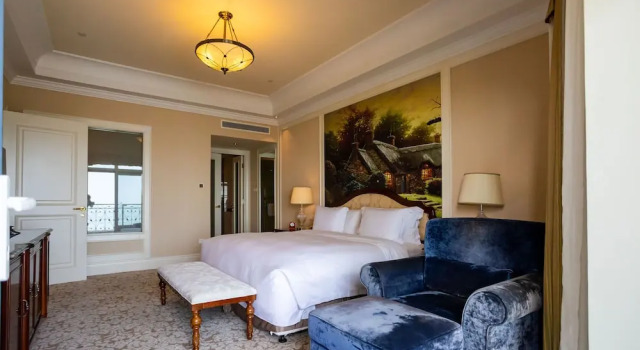 Люкс c 1 комнатой с видом на море Crowne Plaza Ocean Spring Resort by IHG