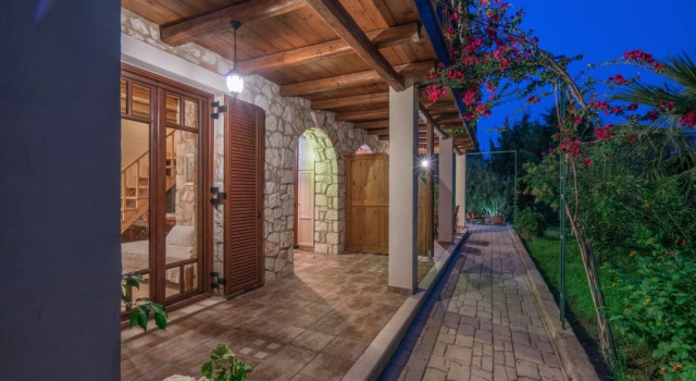 Myrties stone houses - Ta Petrina, Забронировать Гостевой дом Василикос Закинф, рядом с Пляж Банана-Бич