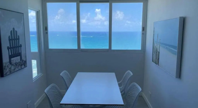 Апартаменты KASA Blue Ocean - 2 bed 2 bath for 4 OCEAN VIEW BALCONY BEACHFRONT CONDO POOL