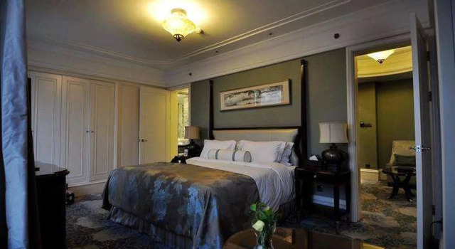 The Bund Riverside Hotel