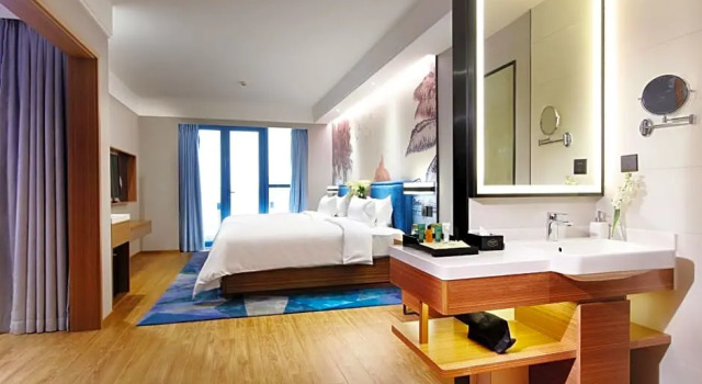 Двухместный номер Standard с видом на реку Hampton by Hilton Sanya Bay