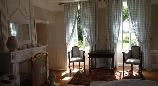 Chambres dHôtes Le Petit Sully, Reserva ahora Hotel Sully Playas de Normandía