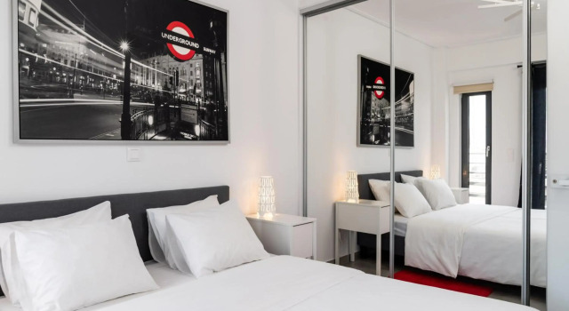 Emfasis loft Spacious & Elegant Athens, Забронировать Отель Афины Острова Саронического залива - Аттика, рядом с Айос Дмитриос