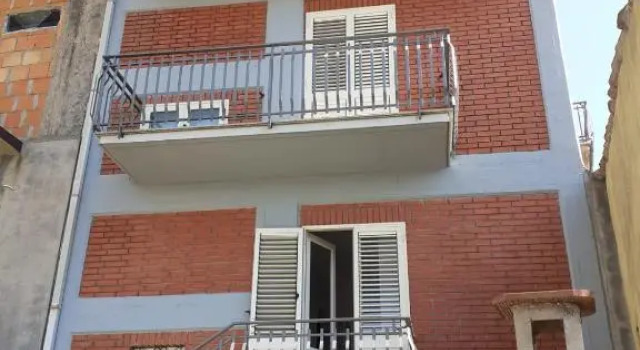 Benvenuti Alla Red House Dei Nebrodi, Book Hotel Hotels in Sicily with Parking, Parking