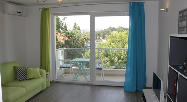 Апартаменты c 1 комнатой с балконом и с видом на море Apartments Mala