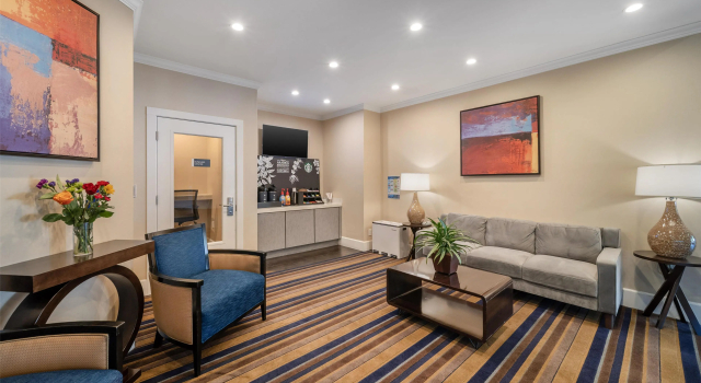 Best Western Plus Palm Court Hotel