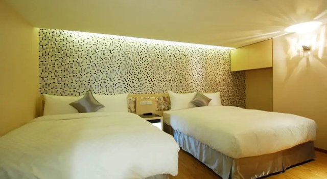 Четырёхместный семейный номер Standard Shin Shin Hotel