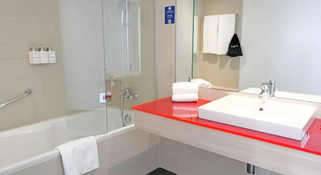 Полулюкс с балконом Park Inn by Radisson Linz