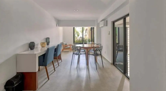 Апартаменты 1BR Apartment - Private Balcony - Pool - Gym