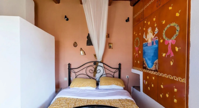 Вилла с 5 комнатами с балконом Elounda Almond Tree Villa Private Pool, Sea Views & Birds in a Relaxing Authentic Cretan Escape