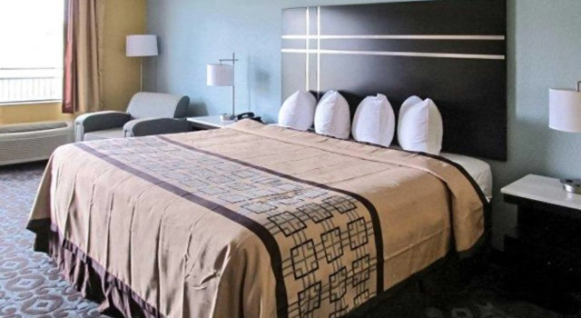 Standard Vierer Zimmer Econo Lodge