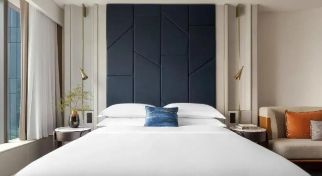 Двухместный номер Premium Kimpton Naluria Kuala Lumpur by IHG