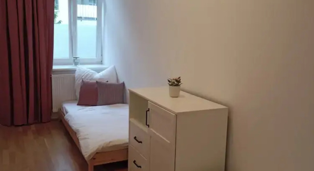 170sqm With Private Garden, 9 Bedrooms, 2 Kitchens, Varaa Huoneisto Wien Itävalta