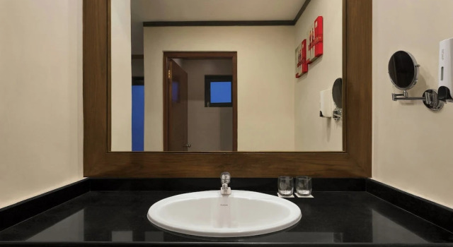 Двухместный люкс с красивым видом из окна Blue Ocean The Fern Resort & Spa Ganpatipule, Series by Marriott