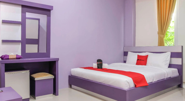 Deluxe double chambre RedDoorz Plus near Stasiun Bekasi