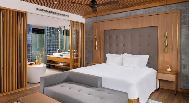 Вилла c 1 комнатой с видом на сад Wyndham Royal Beachfront Resort & Spa Danang