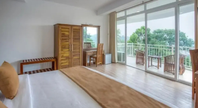 Номер Deluxe 360 Lake View Hotel