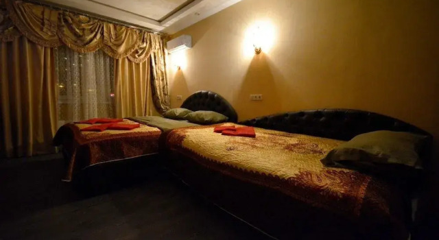 Mini-Hotel Riviera, Забронировать Отель Отели Некрасовки с парковкой, рядом с Некрасовка, Парковка