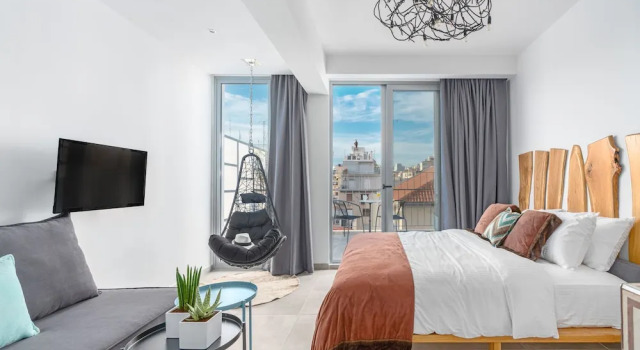 Люкс Luxury с видом на улицу Mythos Luxury Suites