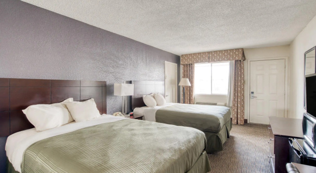 Четырёхместный номер Standard Alexandria Inn