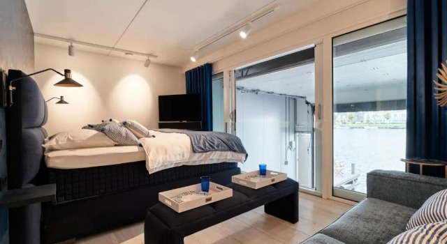Captains Boathouse Studio, Rezerwuj Hotel Hotele w Veluwe z parkingiem, Parking
