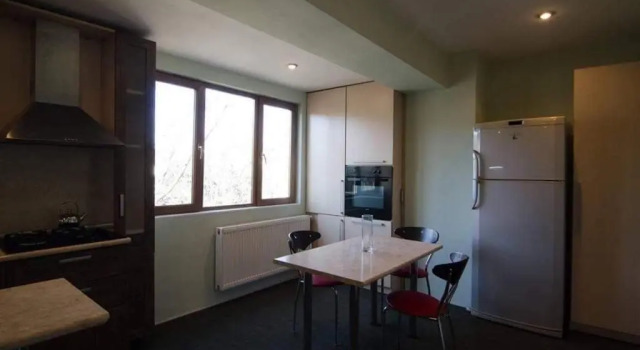 Georges Apartment, Забронировать Апартаменты/квартира Сабуртало Тбилиси