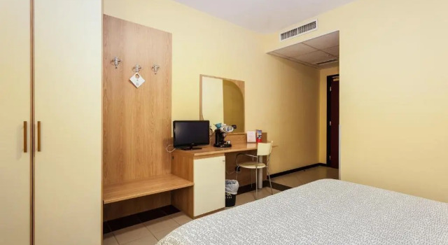 Hotel Ayri, Buchen Sie Hotel Medesano Emilia-Romagna