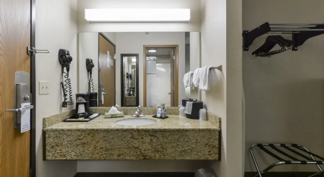 Номер Standard Rodeway Inn & Suites