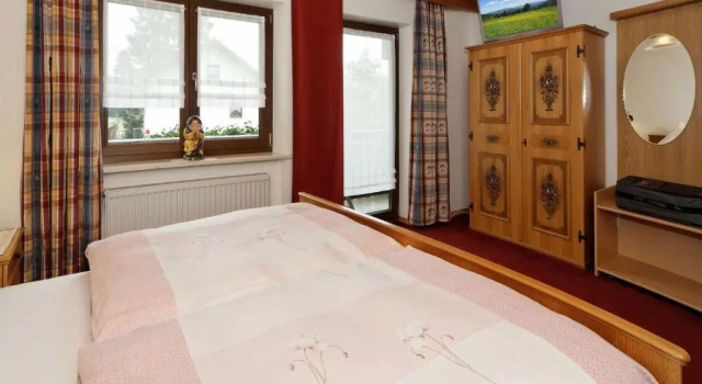 Ferienwohnungen Göstl, Varaa Hotelli Hotellit Baijeri pysäköinnillä, Pysäköinti