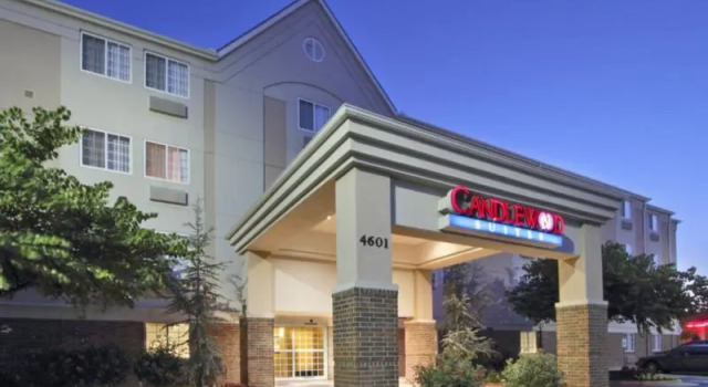 Кровать в общем номере Candlewood Suites Rogers-Bentonville by IHG