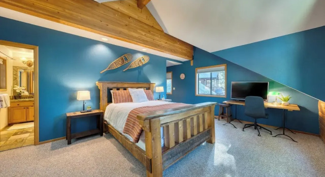 Cozy Escape w/ Hot Tub + Deck & Access to Tahoe Donner & Skiing Alpenglow Chalet by Avantstay