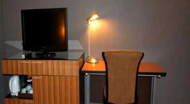 Полулюкс Crown Hotel