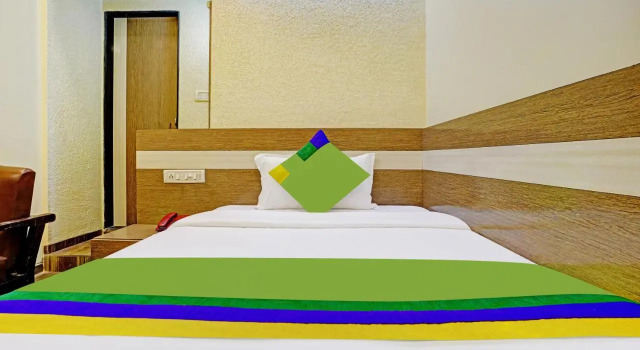 Hiramani Hotel by Treebo, Забронировать Отель Отели штата Махараштры 3 звезды, 3*
