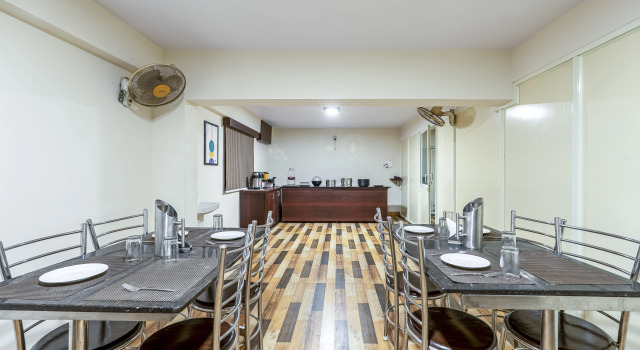 Treebo Marina Grand, Railway Station, Rezerwuj Hotel Hotele w Andhra Pradesh z parkingiem, Parking