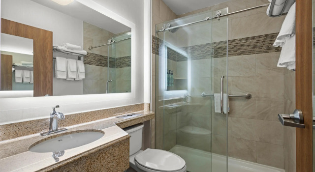 Четырёхместный номер Standard Best Western Crown Inn & Suites - Batavia