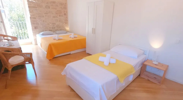 Апартаменты Historic Piazza House & Romantic Garden