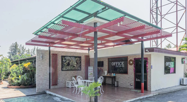 Chaiyo Resort